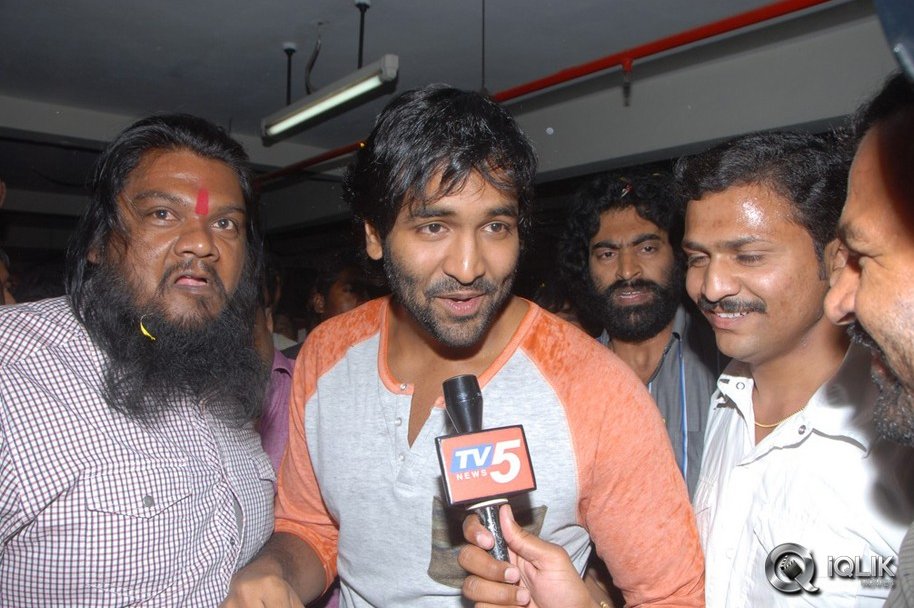 Pandavulu-Pandavulu-Tummeda-Team-Visits-Theatres-in-Hyderabad